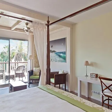 Otel Portaventura Caribe - Includes Unlimited Access To Portaventura Park & 1 Access To Ferrari Land Salou